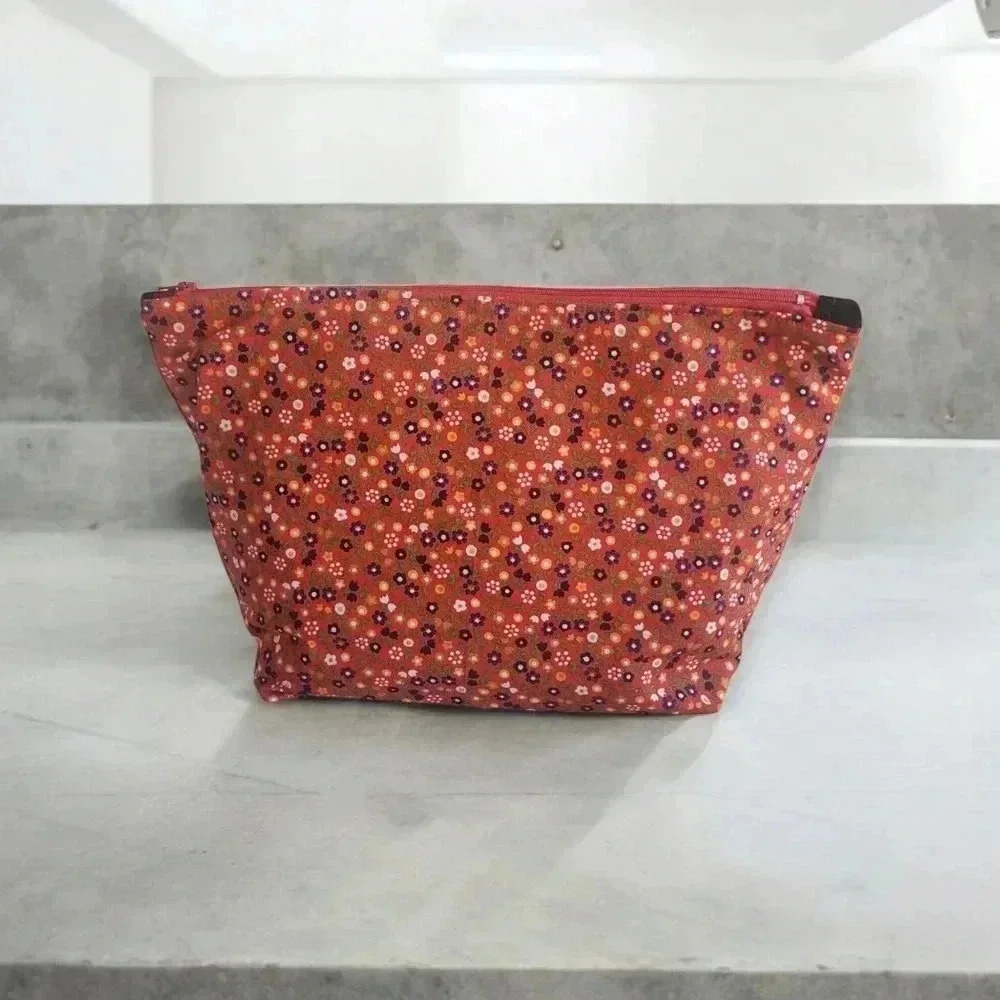Makeup bag
